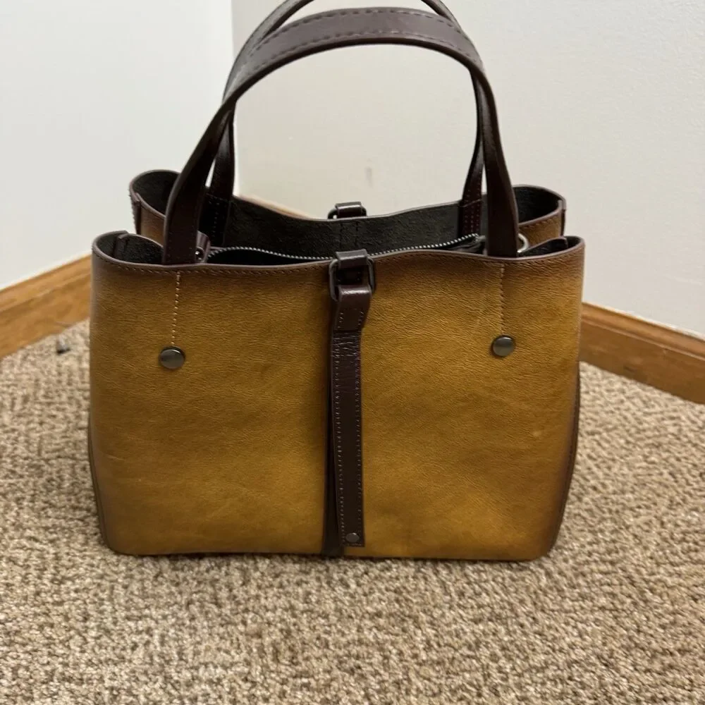 unbranded purse great